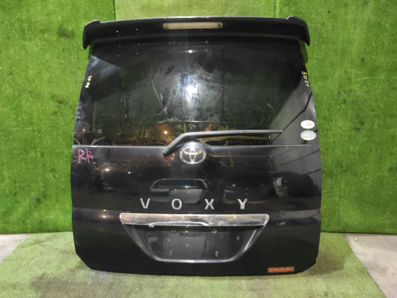 Дверь задняя багажника Toyota Voxy AZR60 1AZ-FSE