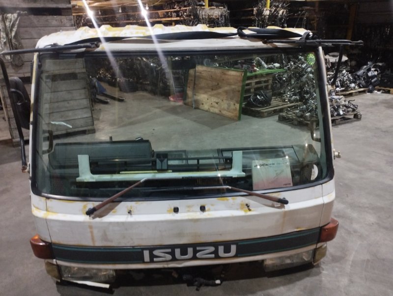 Nose cut Isuzu Forward FRR32 6HE1