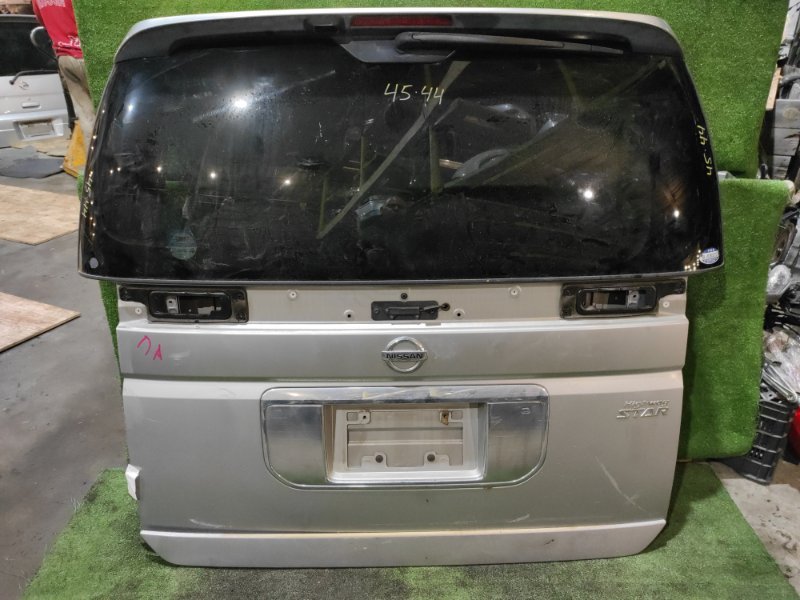 Дверь задняя багажника Nissan Elgrand NE51 VQ35DE