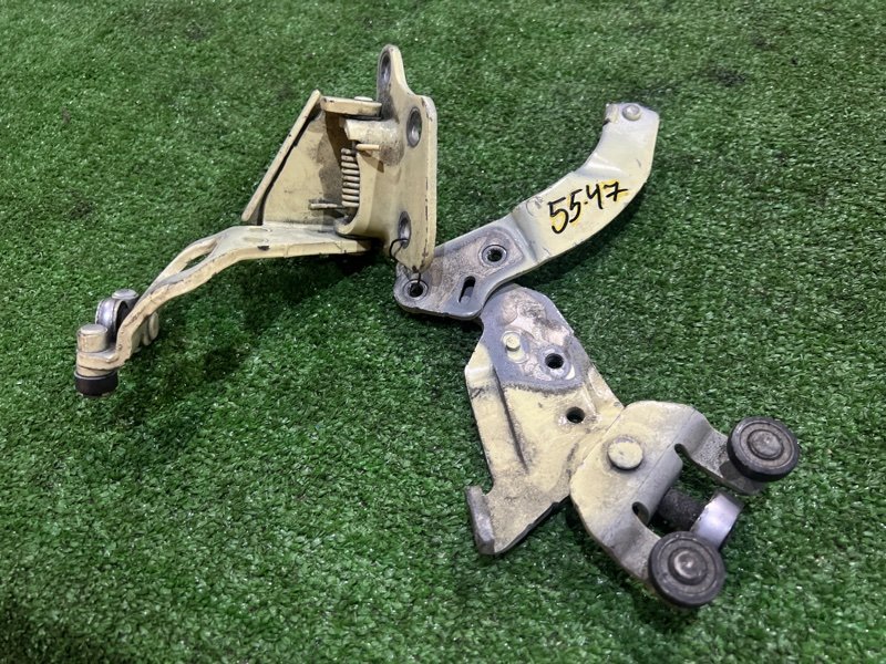 Кронштейн двери Toyota Porte NNP10 2NZ-FE 2007