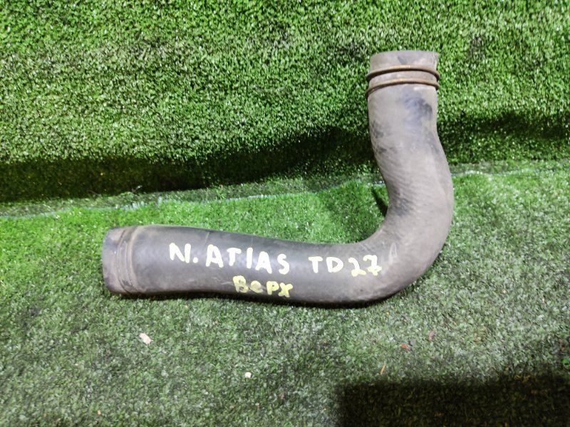 Патрубок верхний Nissan Atlas TD27