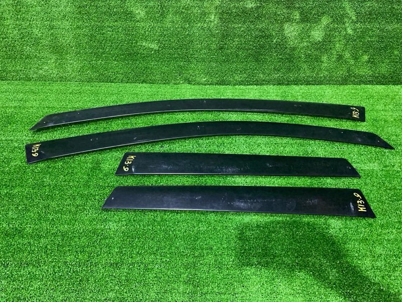 Ветровик Nissan March AK12 CR12DE