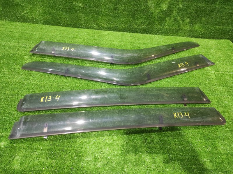 Ветровик Toyota Isis ANM10W 1AZ
