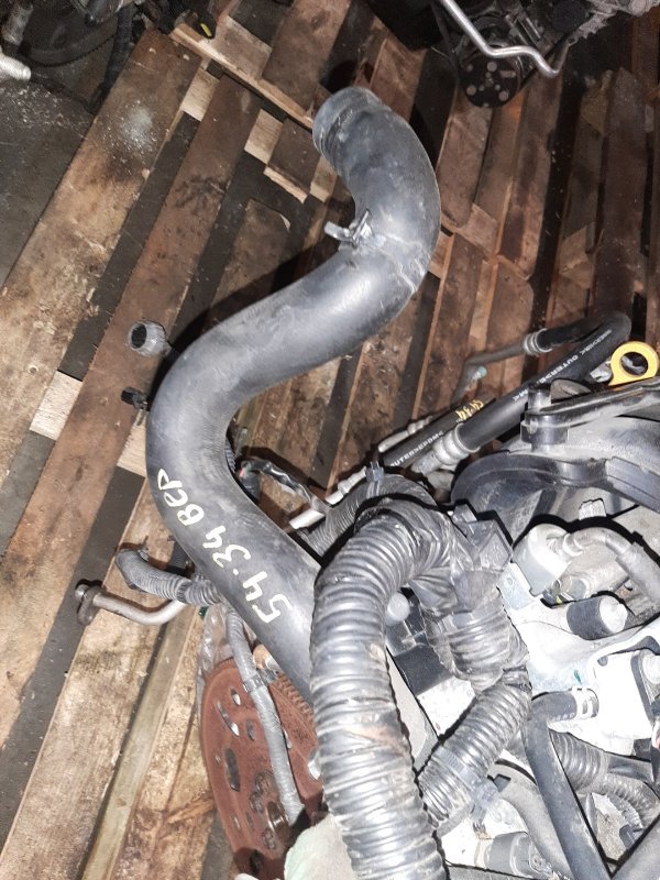 Патрубок верхний Nissan Serena CC25 MR20DE