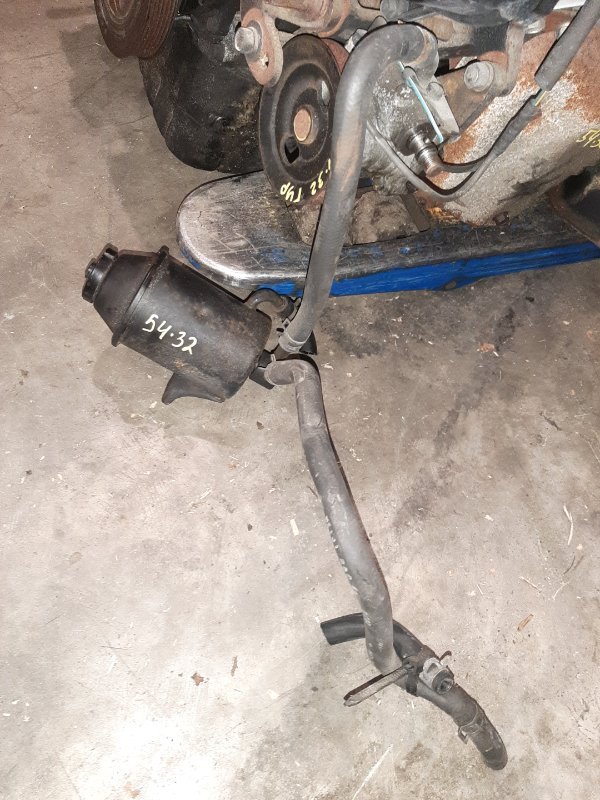 Бачок гидроусилителя Mitsubishi Diamante F17A 6G72