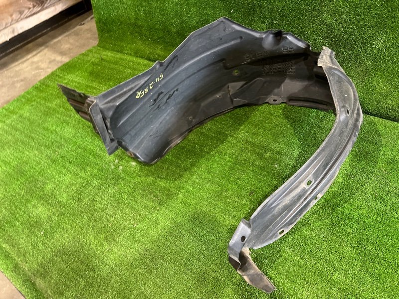 Подкрылок Toyota Vitz NSP130 1NR-FE передний правый
