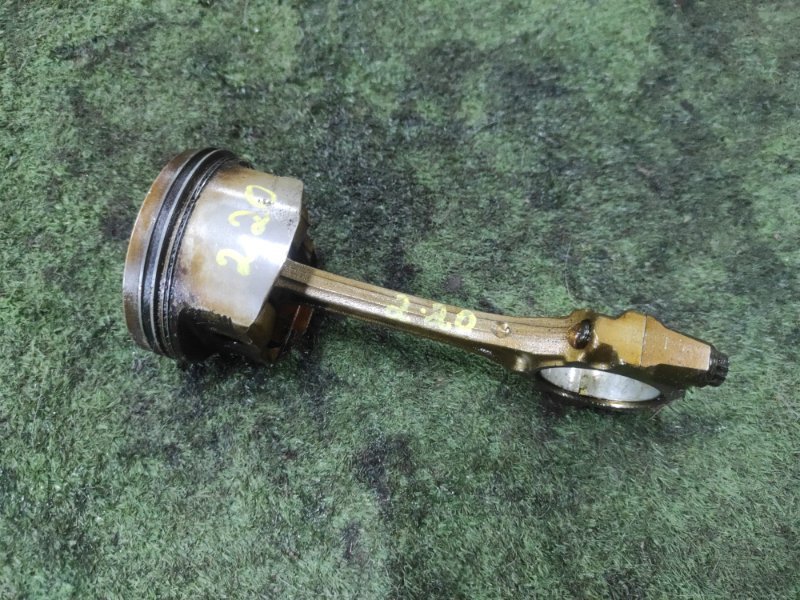 Поршень с шатуном Toyota Ist NCP60 2NZ-FE