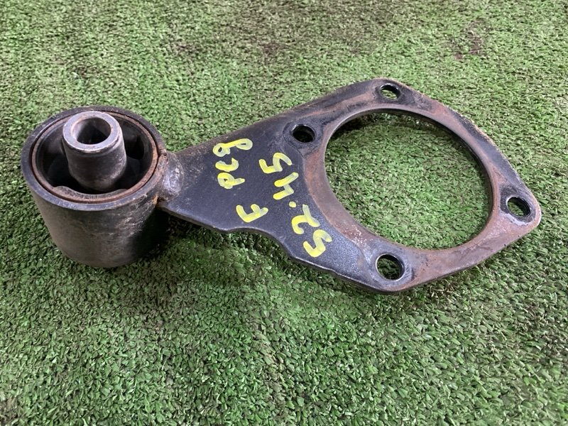 Подушка двигателя Nissan Clipper U72T 3G83