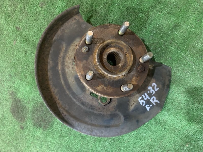 Ступица Mitsubishi Diamante F17A 6G72 передняя правая