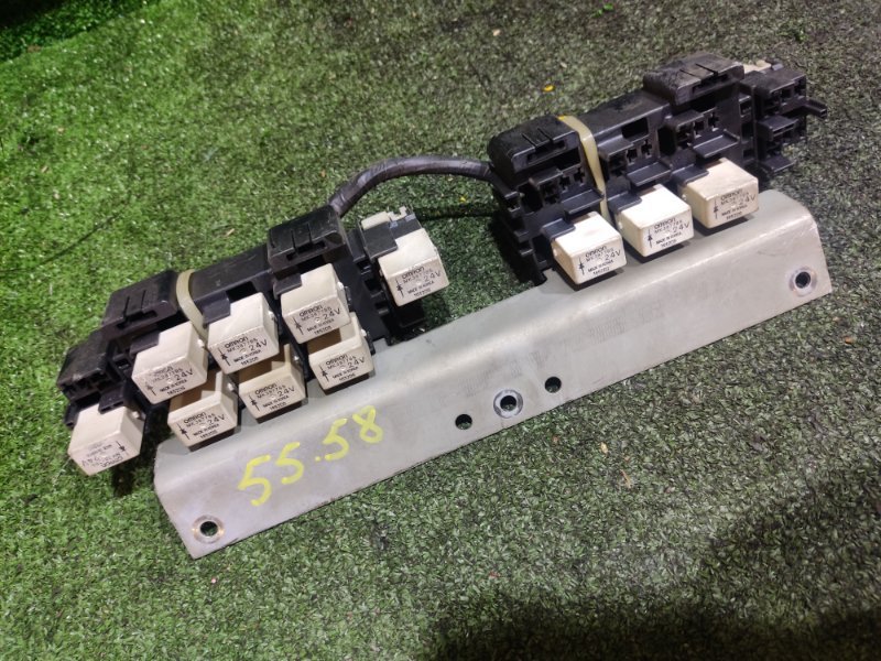 Блок реле и предохранителей Mitsubishi Canter FE70EB 4M51