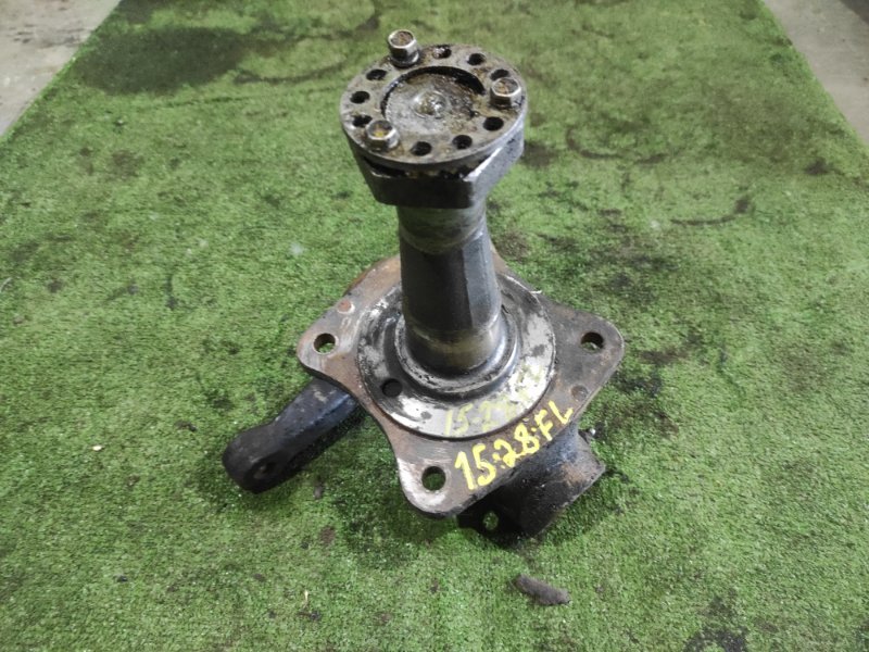 Кулак поворотный Isuzu Forward FRR12LA 6BG1 передний левый (б/у)
