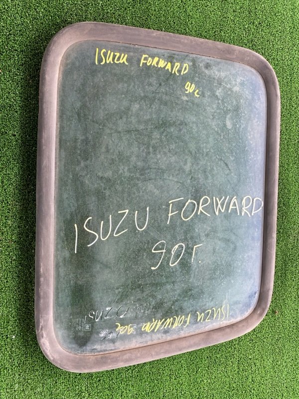 Стекло боковое Isuzu Forward 1990 (б/у)