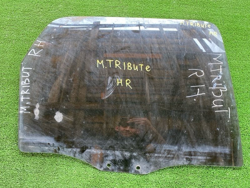 Стекло боковое Mazda Tribute заднее правое (б/у)