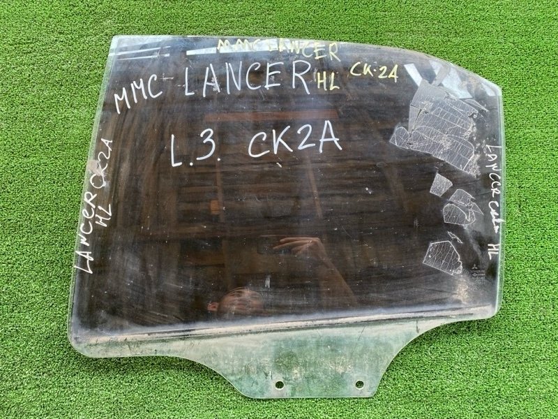 Стекло боковое Mitsubishi Lancer CK2A заднее левое (б/у)