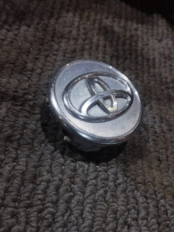 Колпачек Toyota (б/у) Колпачек Toyota (б/у)