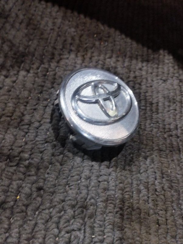 Колпачек Toyota (б/у) Колпачек Toyota (б/у)