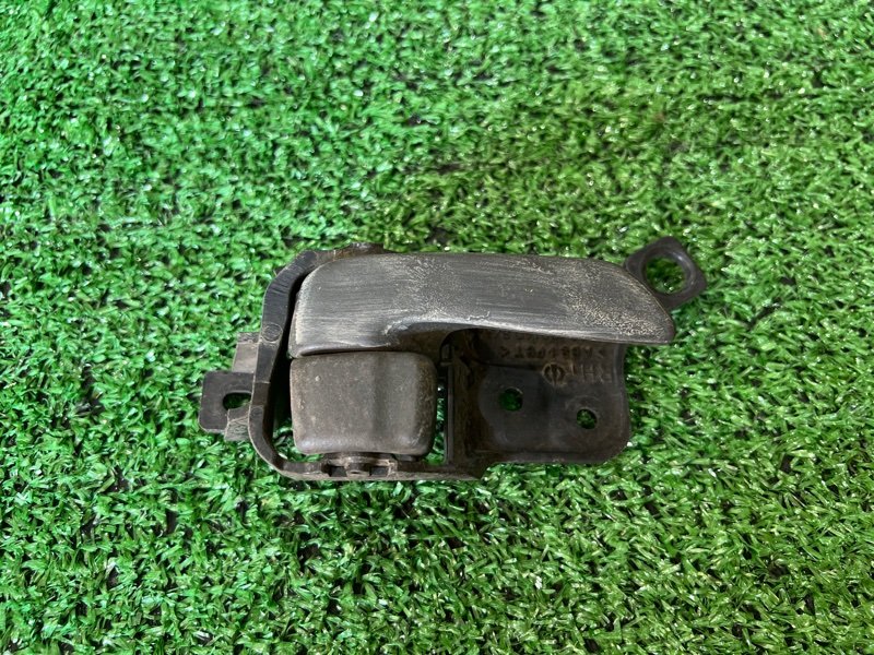 Ручка внутренняя Toyota SV40 задняя правая (б/у)