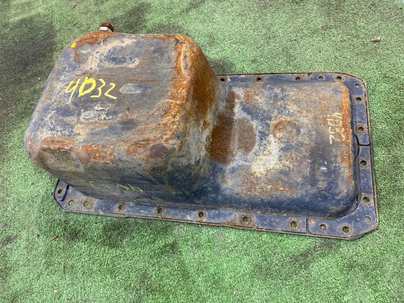 Поддон Mitsubishi 4D32 (б/у) Поддон Mitsubishi 4D32 (б/у)
