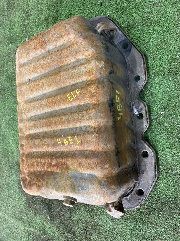 Поддон Isuzu 4BE1 (б/у) Поддон Isuzu 4BE1 (б/у)