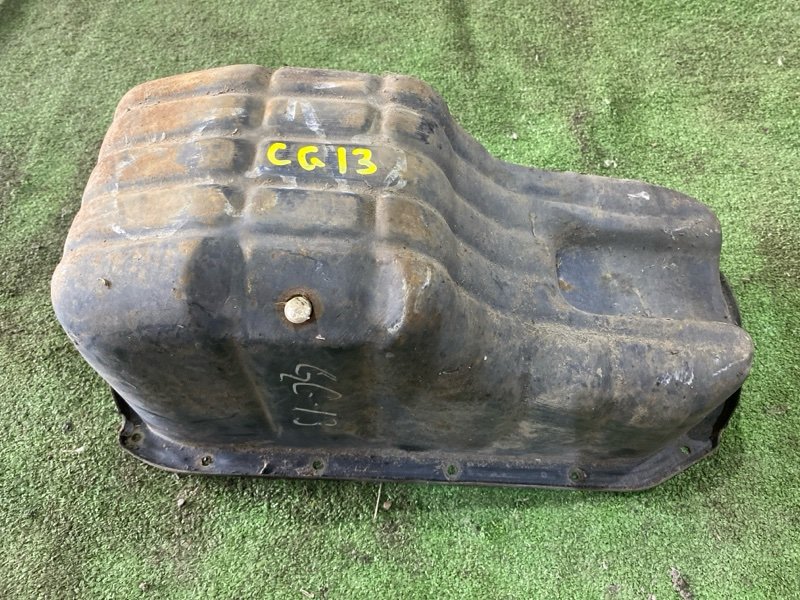 Поддон Nissan CG13 (б/у) Поддон Nissan CG13 (б/у)