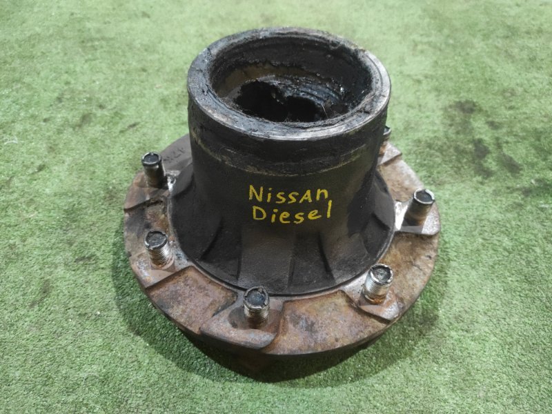 Ступица Nissan diesel передняя (б/у)