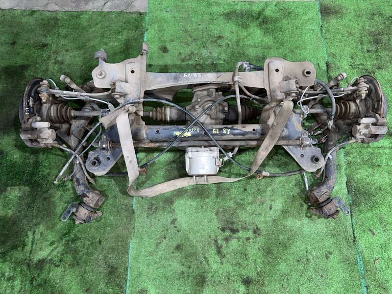 Балка поперечная Toyota Wish ZNE14G 1ZZ-FE (б/у)