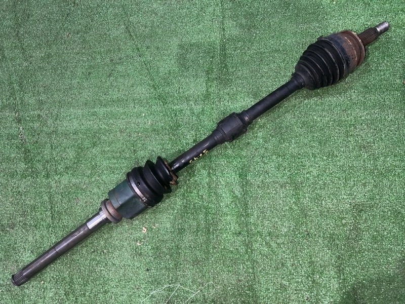 Привод Mitsubishi Grandis NA4W 4G69 2004 передний правый (б/у)