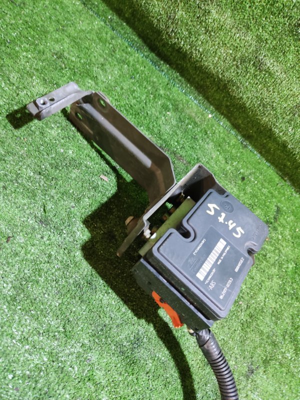 Блок ABS Mitsubishi Grandis NA4W 4G69 2004 (б/у)