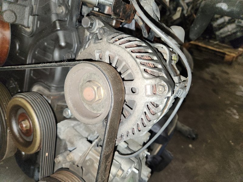 Генератор Mitsubishi Grandis NA4W 4G69 2004 (б/у)