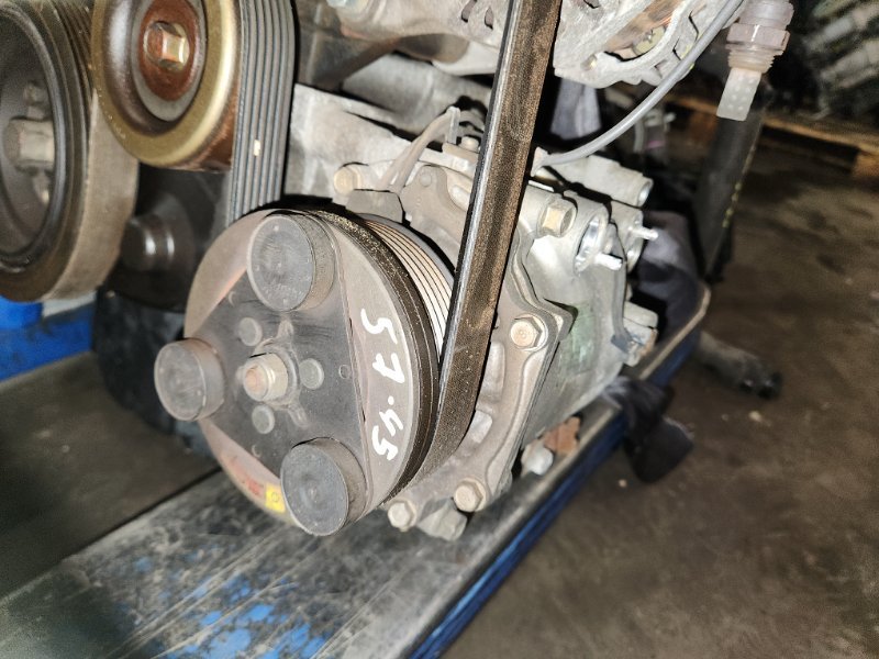 Компрессор кондиционера Mitsubishi Grandis NA4W 4G69 2004 (б/у)