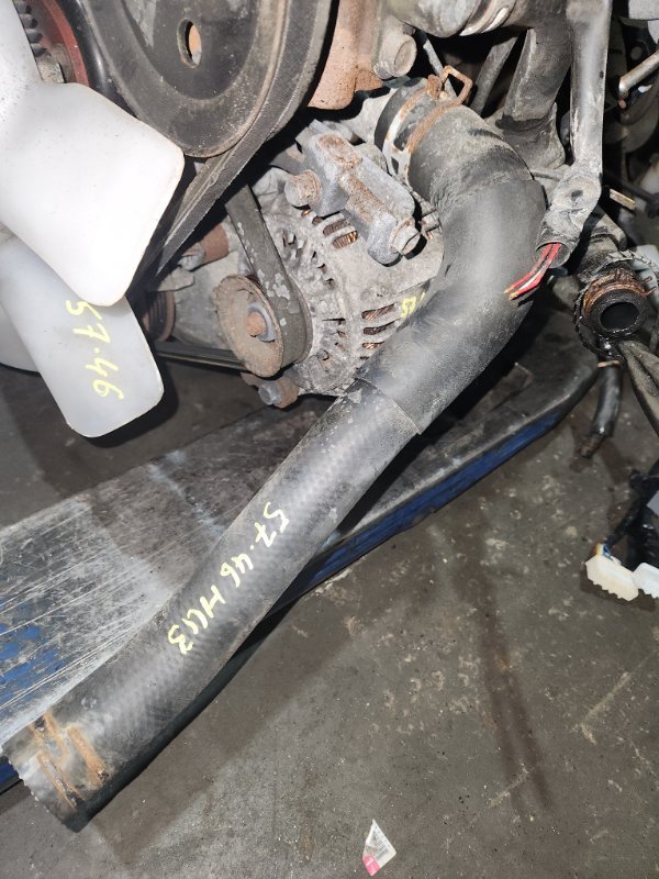 Патрубок нижний Toyota Hiace RZH111 2ZR-E 2002 (б/у)