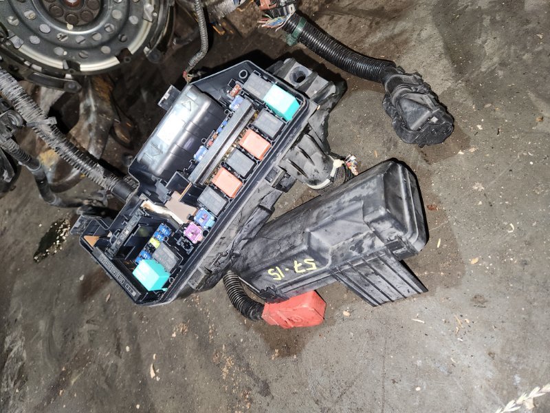 Блок реле и предохранителей Honda Stepwgn RK1 R20A (б/у)