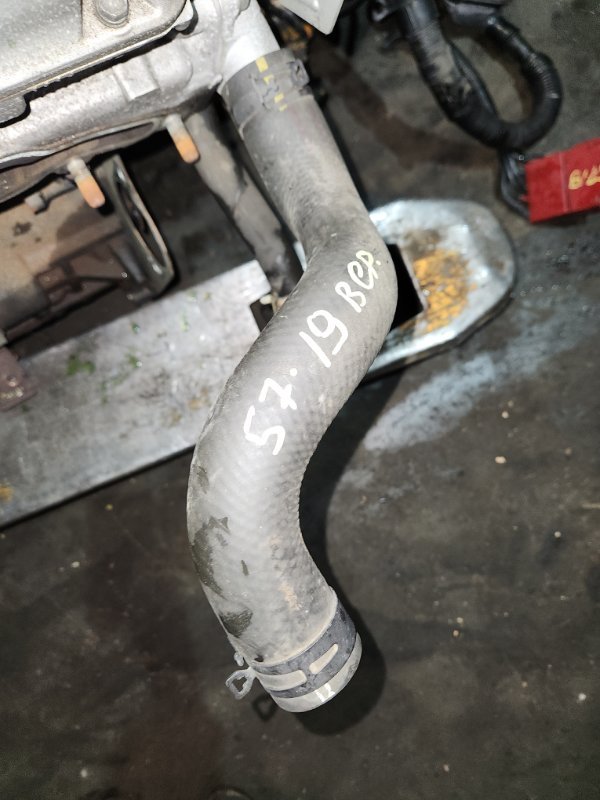 Патрубок верхний Mitsubishi Grandis NA4W 4G69 2008 (б/у)