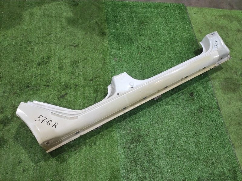 Порог Mitsubishi Colt Z21A 4A90 2010 правый (б/у)