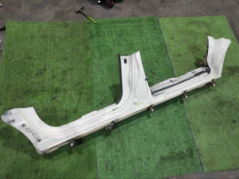 Порог Honda Stepwgn RF3 K20A левый (б/у)
