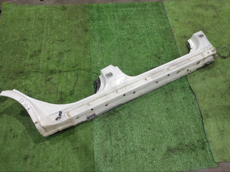 Порог Nissan Tiida NC11 HR15DE 2007 правый (б/у)