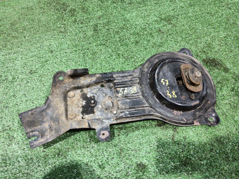Кронштейн запасного колеса Mazda MPV LW3W L3-DE 2004 (б/у)