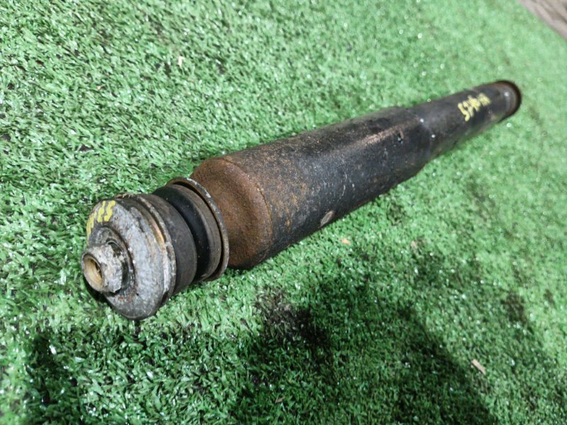 Амортизатор Toyota Hiace RZH111 2ZR-E 2002 задний правый (б/у) Амортизатор Toyota Hiace RZH111 2ZR-E 2002 задний правый (б/у)