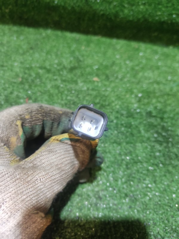 Лямбда-зонд Nissan Tiida NC11 HR15DE 2007 (б/у) Лямбда-зонд Nissan Tiida NC11 HR15DE 2007 (б/у)