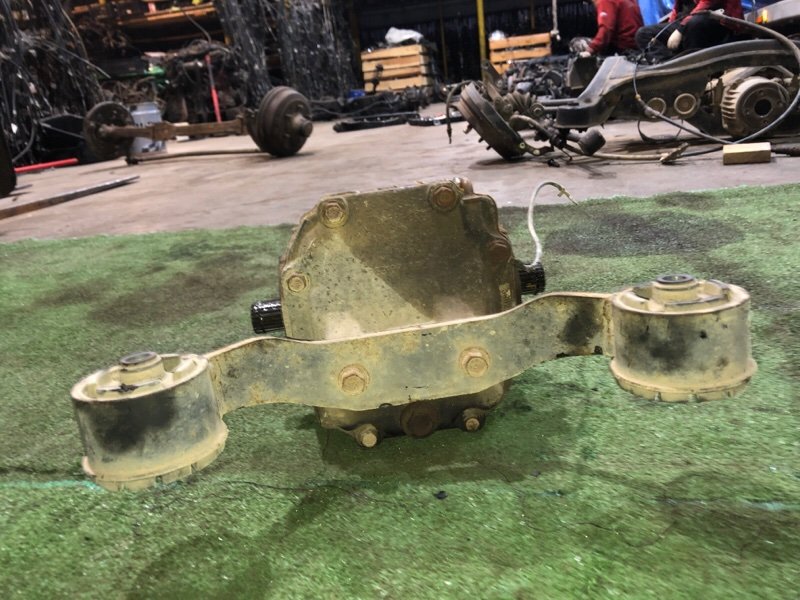 Редуктор моста Subaru Sambar TT2 EN07 2001 передний (б/у) Редуктор моста Subaru Sambar TT2 EN07 2001 передний (б/у)