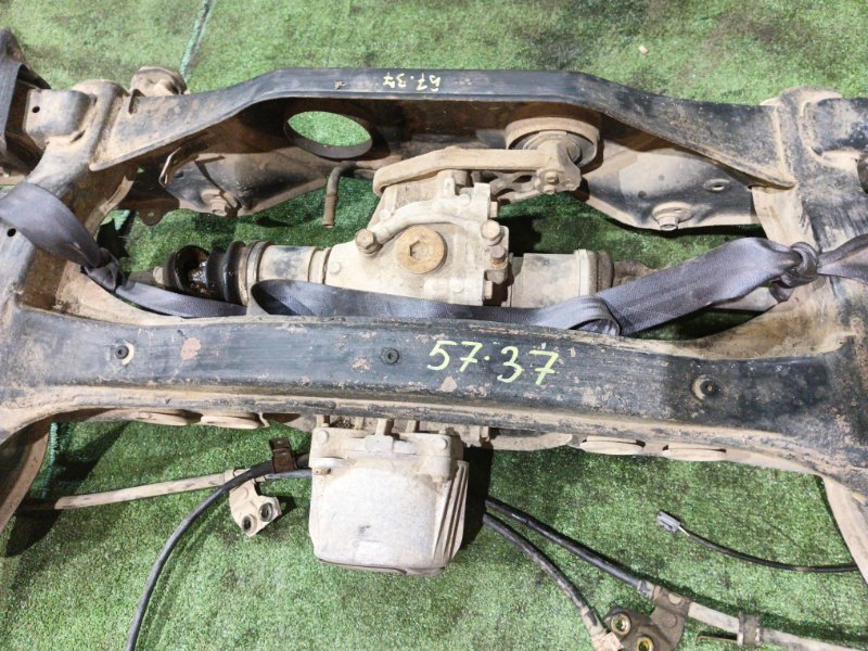 Балка поперечная Toyota Caldina ST215 3S-FE (б/у) Балка поперечная Toyota Caldina ST215 3S-FE (б/у)