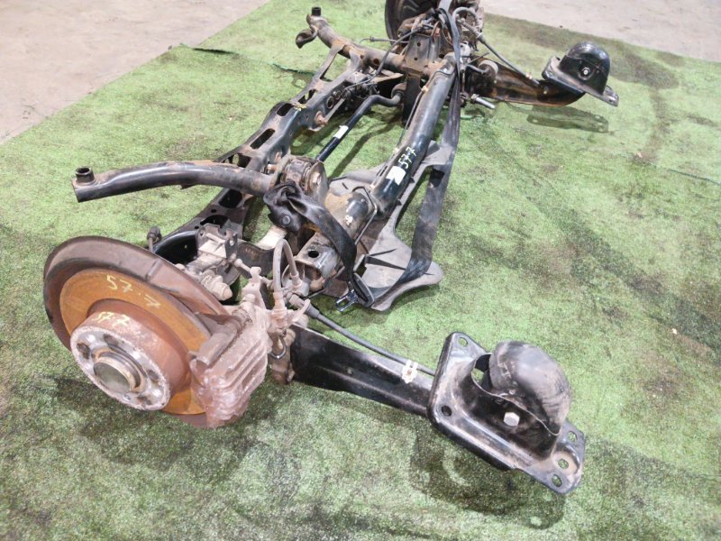 Балка поперечная Audi A3 8PA CAXC 2003 (б/у) Балка поперечная Audi A3 8PA CAXC 2003 (б/у)