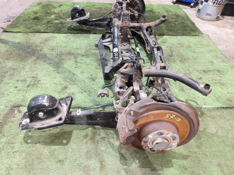 Балка поперечная Audi A3 8PA CAXC 2003 (б/у) Балка поперечная Audi A3 8PA CAXC 2003 (б/у)