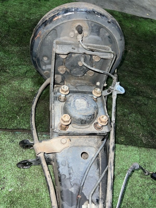 Балка поперечная Nissan NV200 VM20 HR16DE 2013 (б/у) Балка поперечная Nissan NV200 VM20 HR16DE 2013 (б/у)