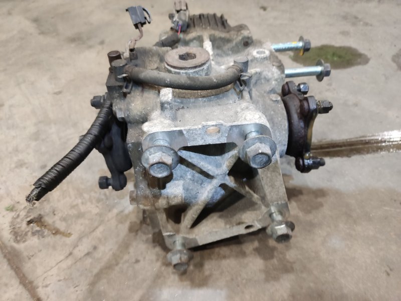 Редуктор моста Toyota Voxy ZRR75 3ZR-FAE 2008 (б/у) Редуктор моста Toyota Voxy ZRR75 3ZR-FAE 2008 (б/у)