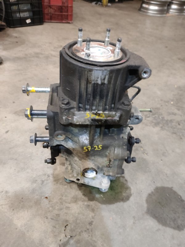 Редуктор моста Toyota Voxy ZRR75 3ZR-FAE 2008 (б/у) Редуктор моста Toyota Voxy ZRR75 3ZR-FAE 2008 (б/у)