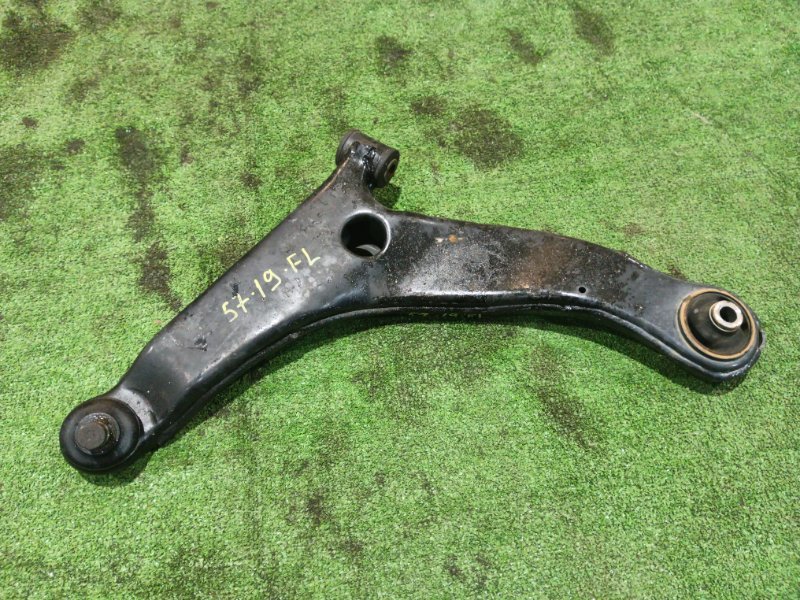 Рычаг подвески Mitsubishi Grandis NA4W 4G69 2008 передний левый (б/у)