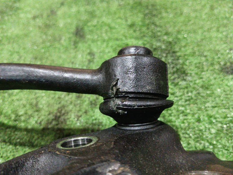 Рычаг подвески BMW 525i E34 M20B25 1989 передний правый (б/у) Рычаг подвески BMW 525i E34 M20B25 1989 передний правый (б/у)