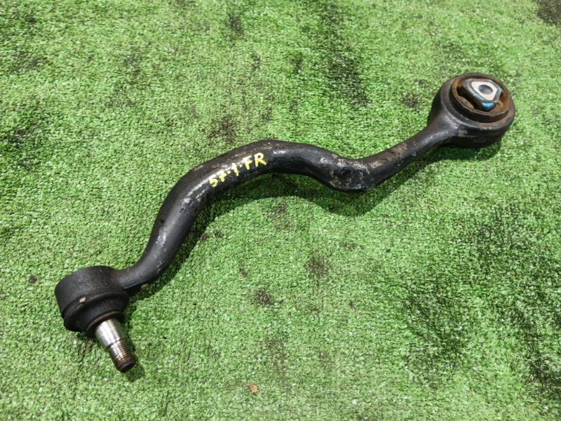 Рычаг подвески BMW 525i E34 M20B25 1989 передний правый (б/у) Рычаг подвески BMW 525i E34 M20B25 1989 передний правый (б/у)