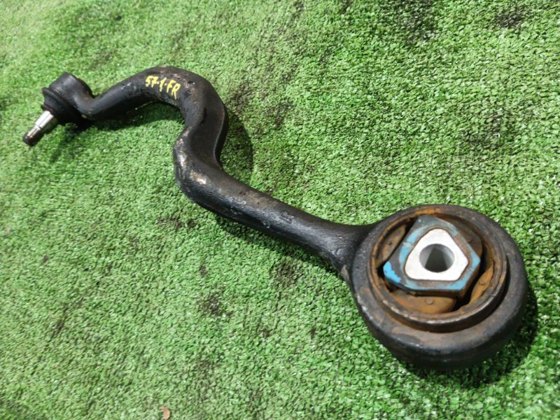 Рычаг подвески BMW 525i E34 M20B25 1989 передний правый (б/у) Рычаг подвески BMW 525i E34 M20B25 1989 передний правый (б/у)